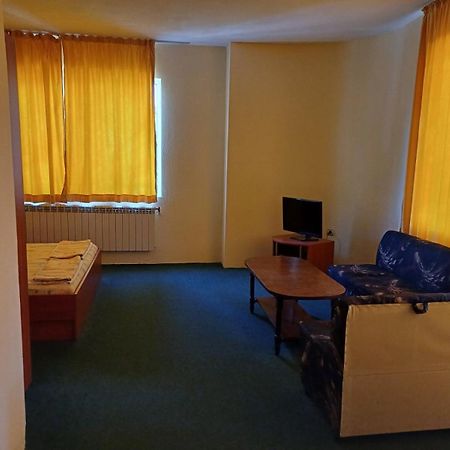 Интернационал Hotel Kulata Exterior photo